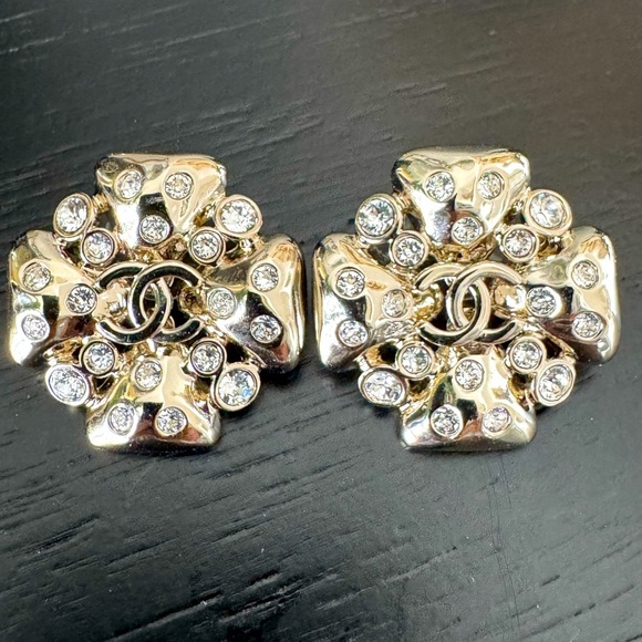 CHANEL Earrings Excellent condition - Picture 1 of 4